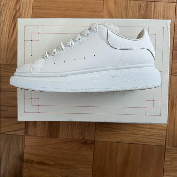 Alexander Mcqueen Men’s oversized sneakers - Picture 1 of 7